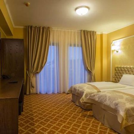 Hotel Bulevard Hunedoara Eksteriør bilde