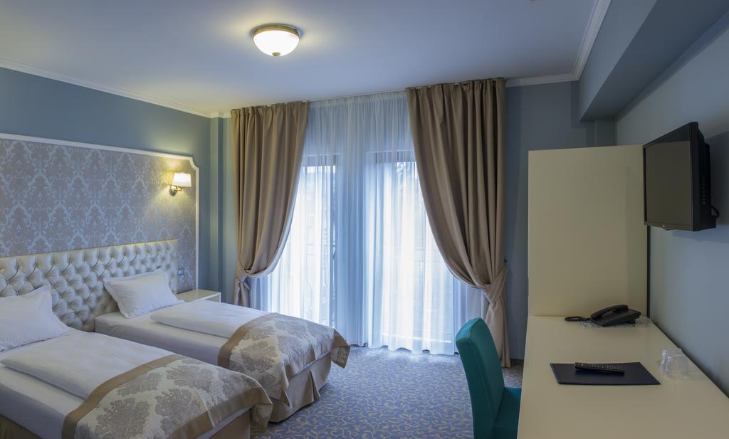 Hotel Bulevard Hunedoara Eksteriør bilde
