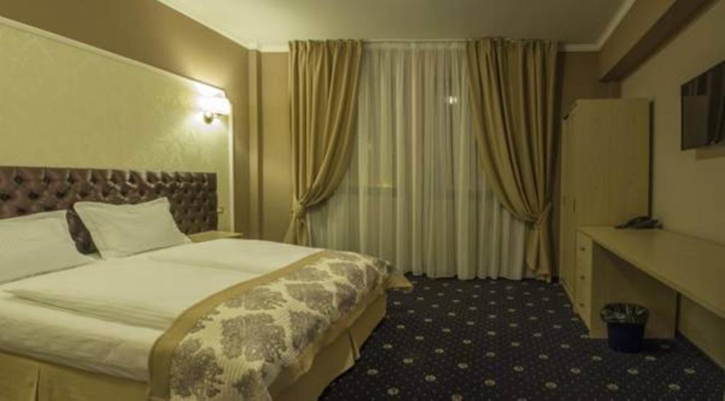 Hotel Bulevard Hunedoara Eksteriør bilde